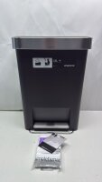 simplehuman Mülleimer Treteimer Abfalleimer 45 Liter mit Beutelfach, CW1385CB